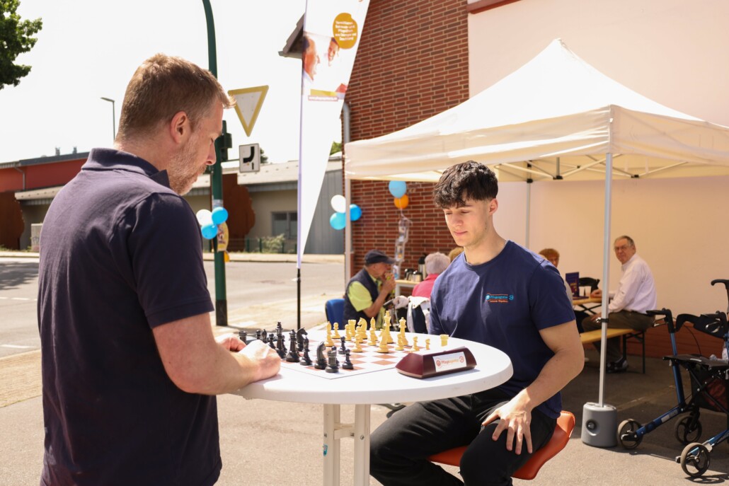 sommerfest-gespraeche Gespräche auf dem Sommerfest